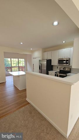 6852 DRIFTON CT, Centreville, VA 20121