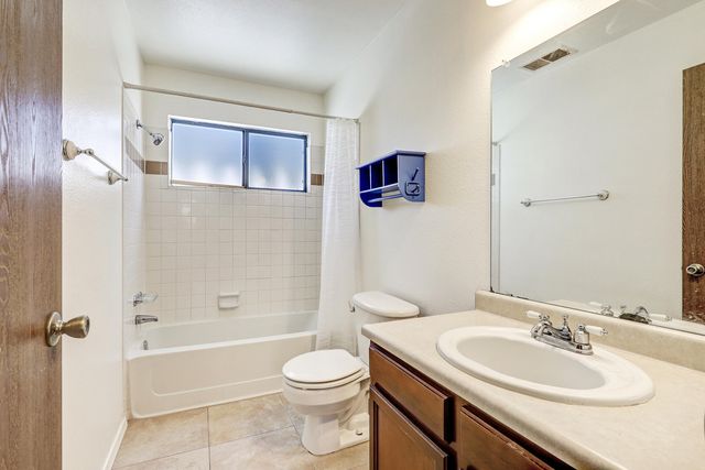 4862 Platinum Loop NE, Rio Rancho, NM 87124