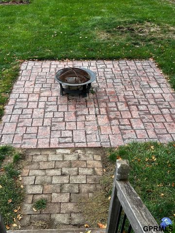 7405 Josephine Street S, La Vista, NE 68128