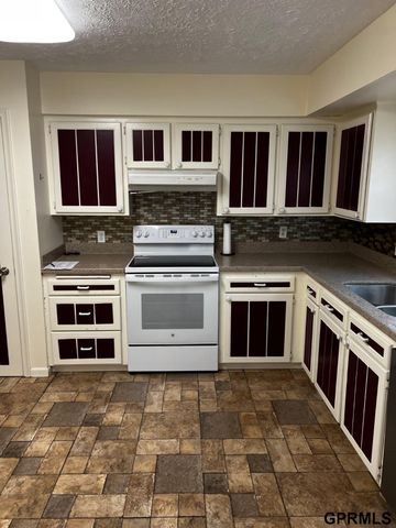 7405 Josephine Street S, La Vista, NE 68128