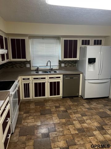 7405 Josephine Street S, La Vista, NE 68128