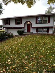 7405 Josephine Street S, La Vista, NE 68128