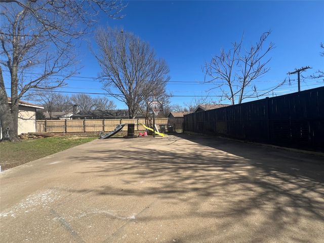 8512 Hackney Lane, Dallas, TX 75238
