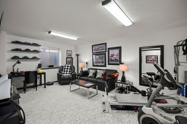 9110 N JAMES Ct, Spokane, WA 99208