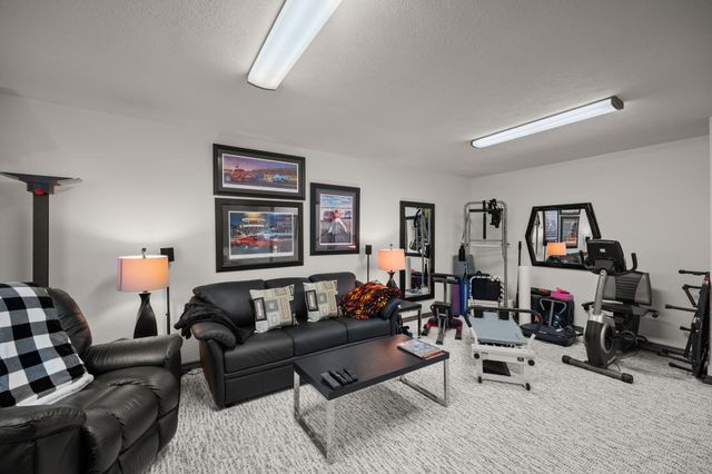 9110 N JAMES Ct, Spokane, WA 99208