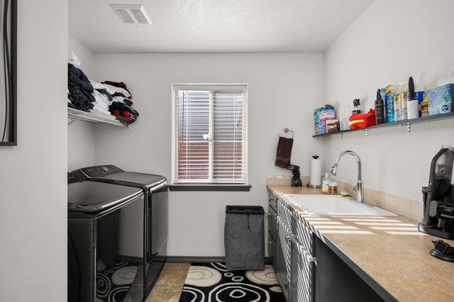 9110 N JAMES Ct, Spokane, WA 99208