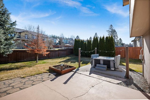 9110 N JAMES Ct, Spokane, WA 99208