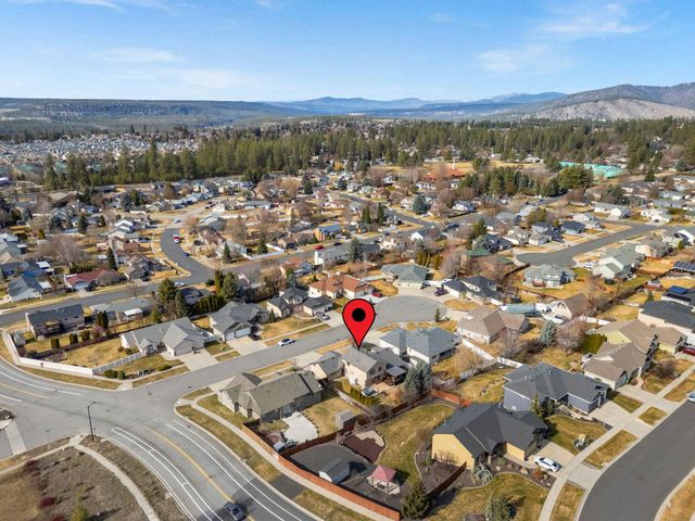 9110 N JAMES Ct, Spokane, WA 99208