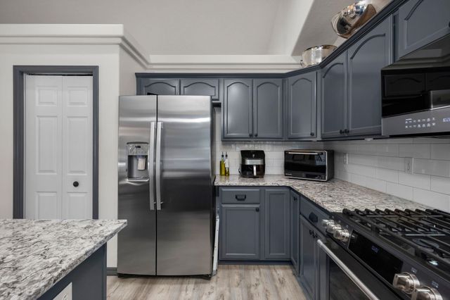 9110 N JAMES Ct, Spokane, WA 99208