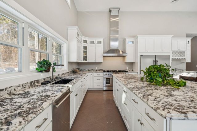 28 Lady Slipper Lane, Wolfeboro, NH 03894