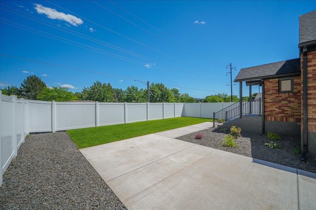 1005 S Century Rd, Spokane Valley, WA 99037