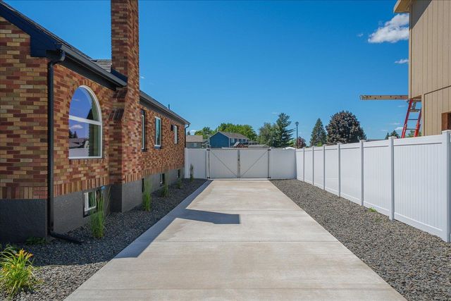 1005 S Century Rd, Spokane Valley, WA 99037