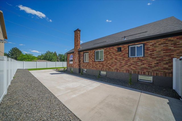 1005 S Century Rd, Spokane Valley, WA 99037
