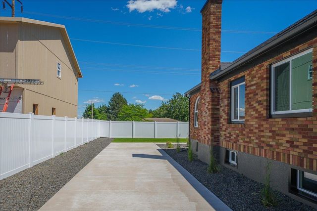1005 S Century Rd, Spokane Valley, WA 99037