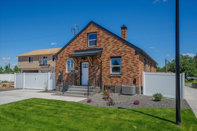 1005 S Century Rd, Spokane Valley, WA 99037