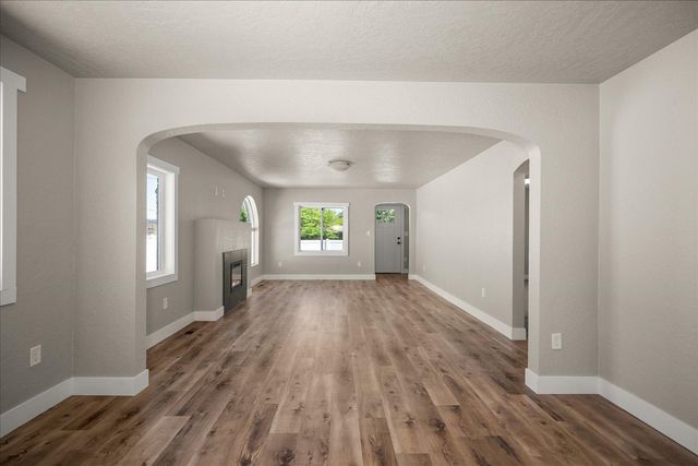 1005 S Century Rd, Spokane Valley, WA 99037