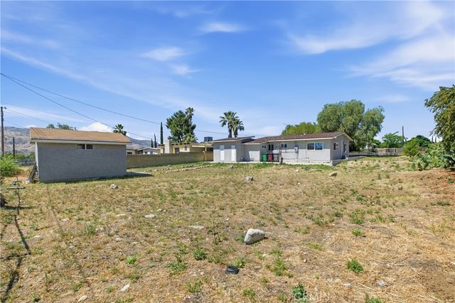1114 N Cherry, Banning, CA 92220