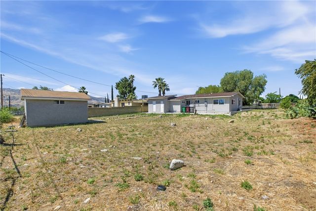1114 N Cherry, Banning, CA 92220