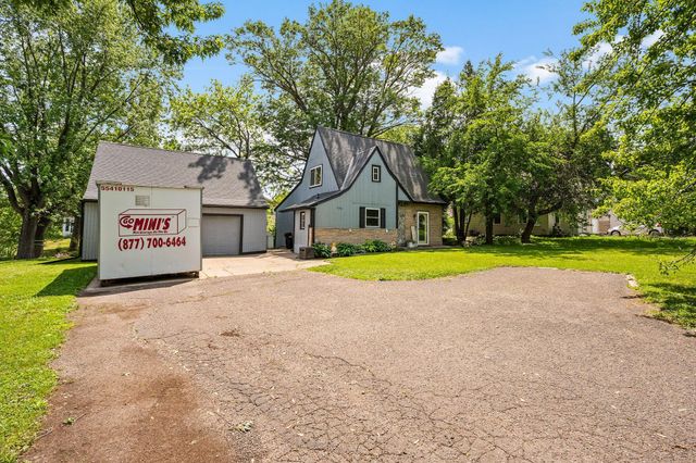 774 Roselawn Avenue E, Maplewood, MN 55117