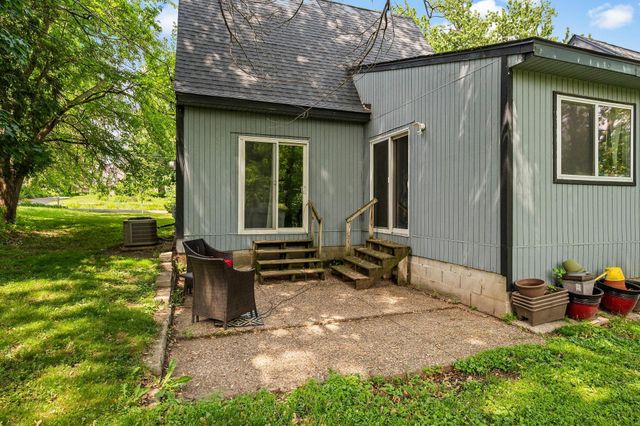 774 Roselawn Avenue E, Maplewood, MN 55117