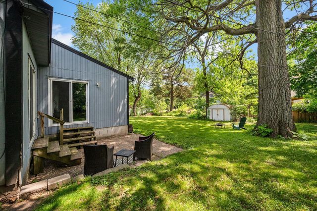 774 Roselawn Avenue E, Maplewood, MN 55117