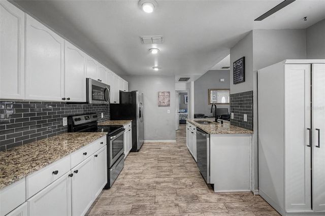 655 SAND RIDGE DRIVE, Valrico, FL 33594
