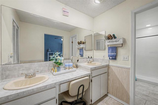 655 SAND RIDGE DRIVE, Valrico, FL 33594