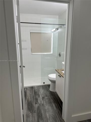 2500 NE 192nd St 6, Miami, FL 33180