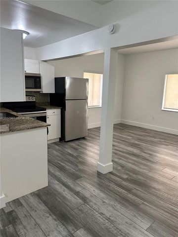 2500 NE 192nd St 6, Miami, FL 33180