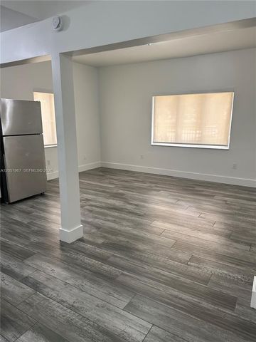 2500 NE 192nd St 6, Miami, FL 33180
