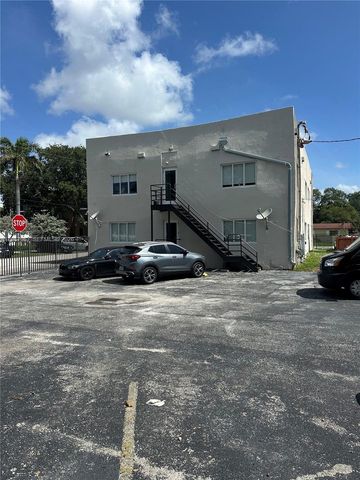 2500 NE 192nd St 6, Miami, FL 33180