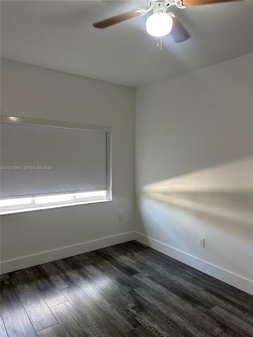 2500 NE 192nd St 6, Miami, FL 33180