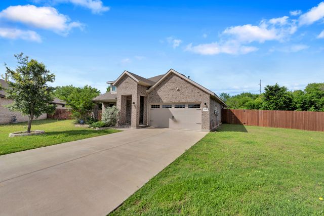 300 Clayton Street, Glenn Heights, TX 75154