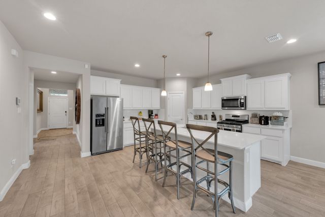 300 Clayton Street, Glenn Heights, TX 75154