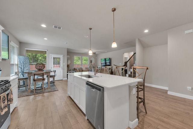 300 Clayton Street, Glenn Heights, TX 75154