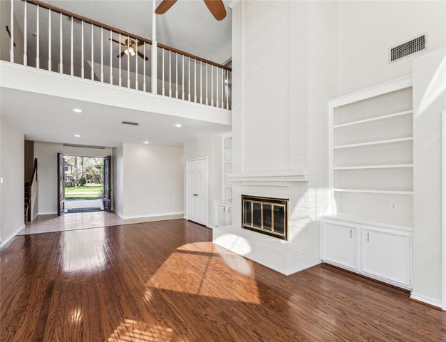 2102 N Fountain Valley Drive, Missouri City, TX 77459