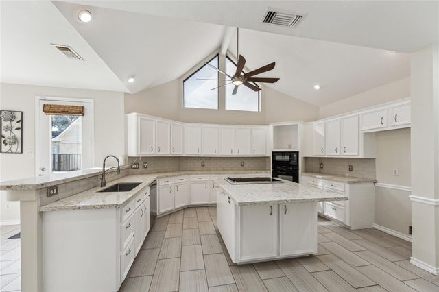 2102 N Fountain Valley Drive, Missouri City, TX 77459