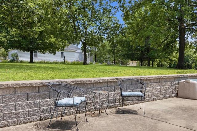 706 W Wall Street, Harrisonville, MO 64701