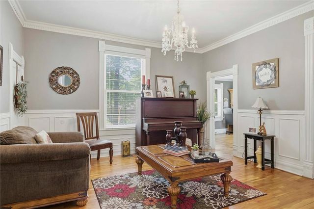 706 W Wall Street, Harrisonville, MO 64701