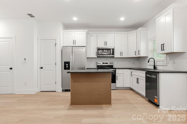 520 Carolyn Lane, Charlotte, NC 28213