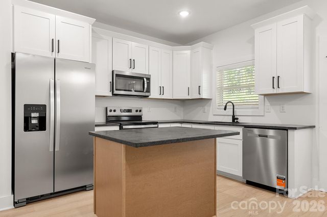 520 Carolyn Lane, Charlotte, NC 28213