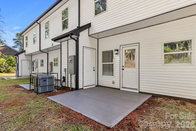 520 Carolyn Lane, Charlotte, NC 28213