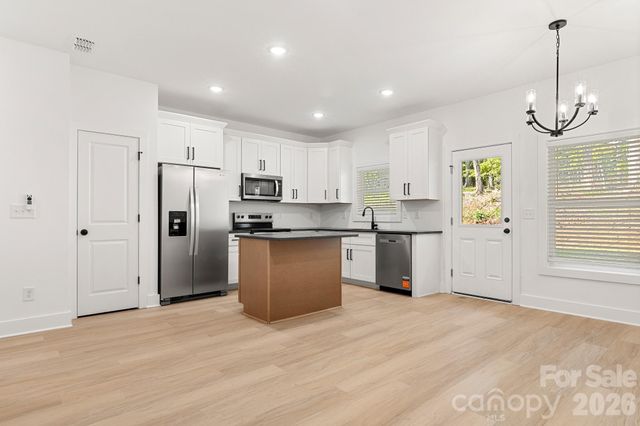 520 Carolyn Lane, Charlotte, NC 28213