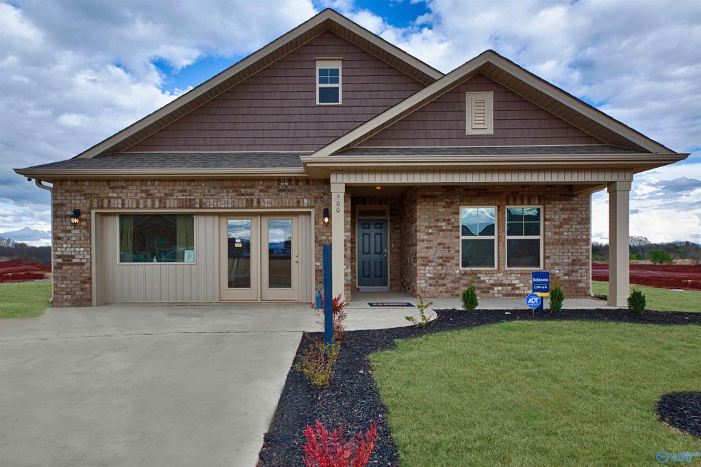 500 East River Landing Blvd SW, Madison, AL 35758
