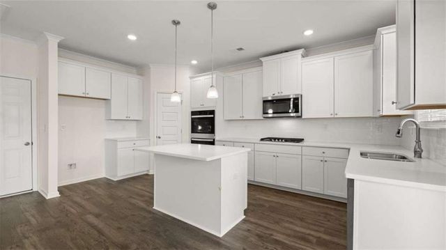 1791 Goodwin Drive, Hampton, GA 30228