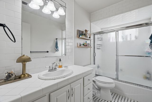 4058 Five Mile Dr, Stockton, CA 95219