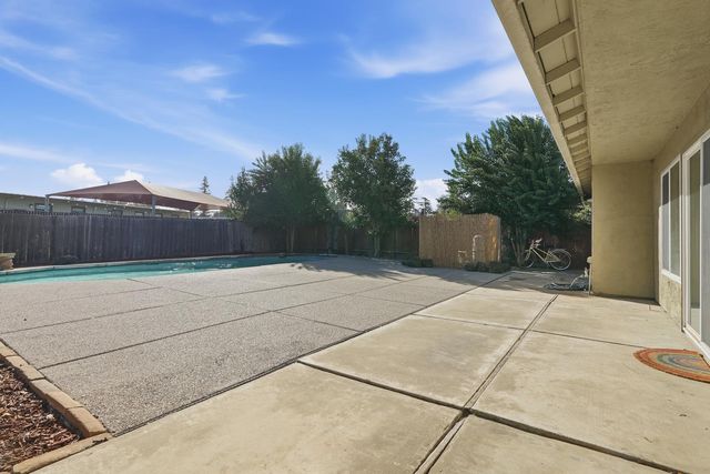 4058 Five Mile Dr, Stockton, CA 95219
