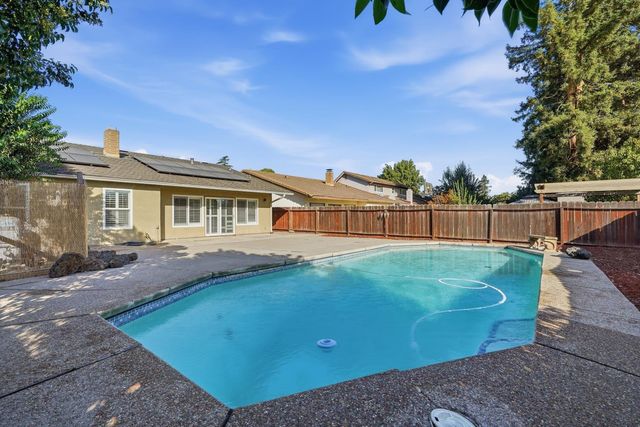 4058 Five Mile Dr, Stockton, CA 95219