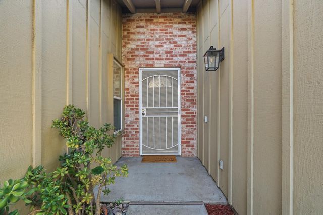 4058 Five Mile Dr, Stockton, CA 95219