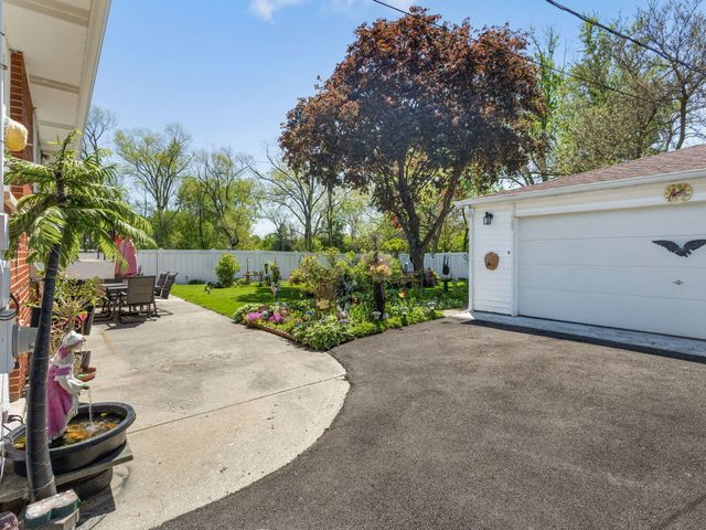 506 Forest Preserve Drive, Wood Dale, IL 60191